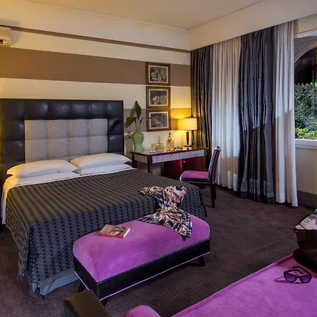 Panama Garden Hotell 4*