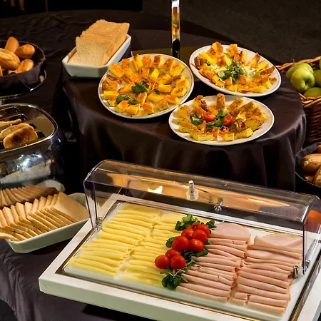 Panama Garden Hotell 4*